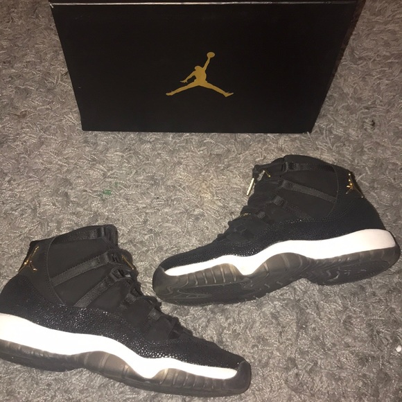 11s black and gold
